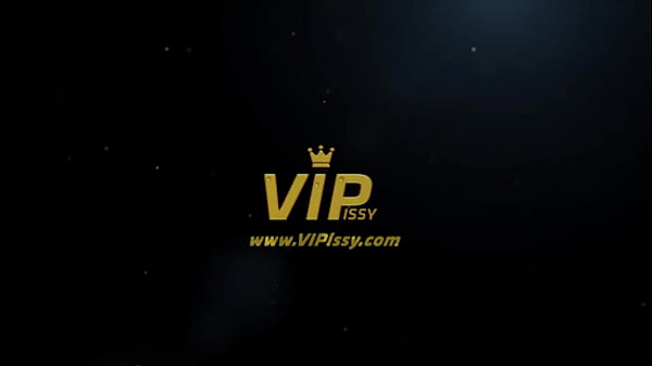 Vipissy - Lesbian Piss Play With Divine Blondes In The Sauna