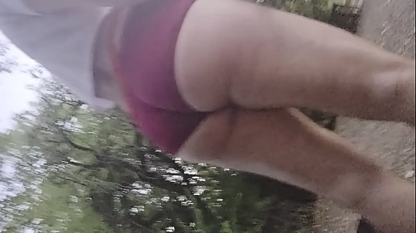 Bubblebutt In Backside Shorts In The Park