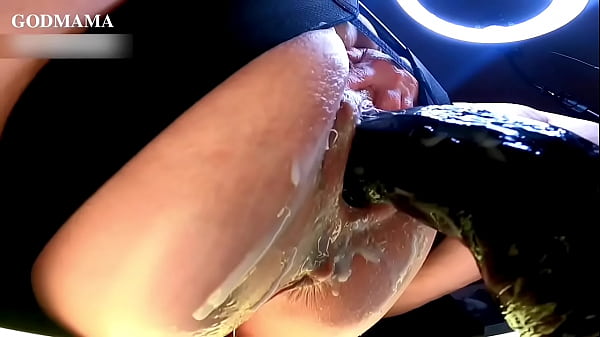 MAMA’s Wet Stretched Hole Venus Shaft Trick Slit Will Slurp Squeeze And Dehydrate Your Shaft