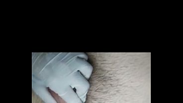 Tatuagem Na Base Do Pau Do Novinho Terminou Com A Mão Dele No Meu Volume