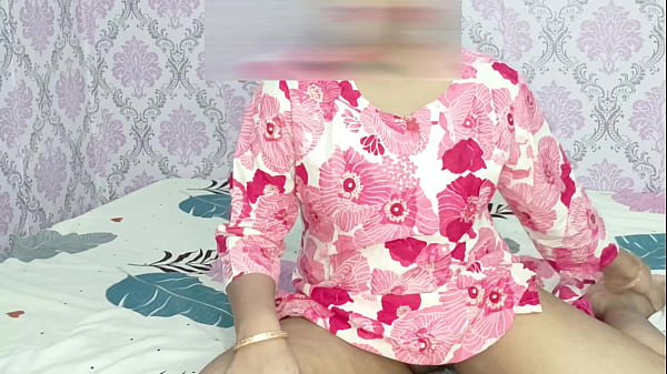 सौतेली बहन की पैंटी खो गई, सौतेले भाई ने ढूंढा और बदले में चोदा