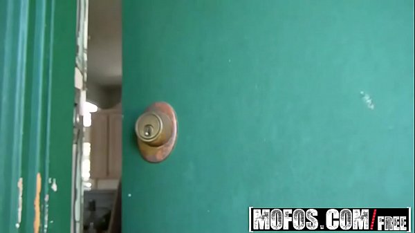 Mofos - Pervs On Patrol - Nora Skyy And Elizabeth Bentley - Practice Dancing On The Pole