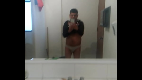 Estoy Modelando En Calzones 4