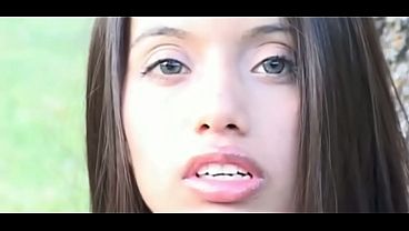 Petite Lupe Caressing And Digital Play Outdoor