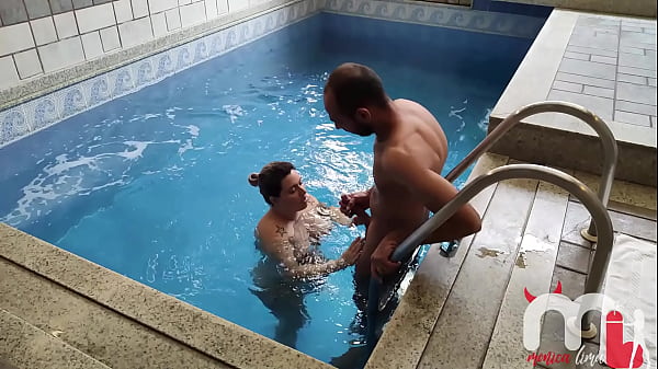 Safada Gulsoa Por Pau Grosso Fode Com O Primo Do Marido Na Frente Do Corno!