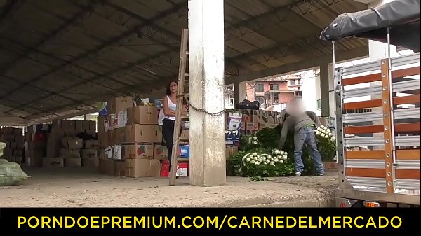 CARNE DEL MERCADO - Colombian Bimbo Evelin Suarez Fucks Large Rod
