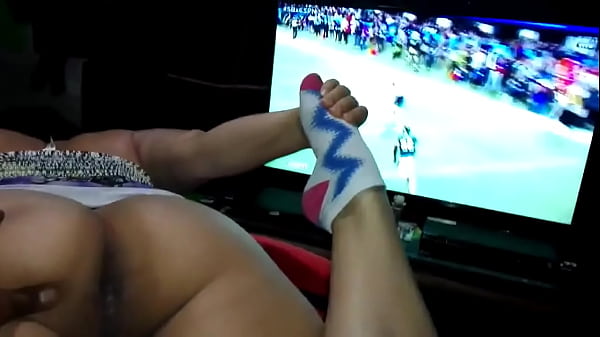 Viendo El Mega Bowl 1