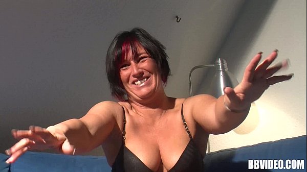 Adorned German Mommy Toying Her Cunt