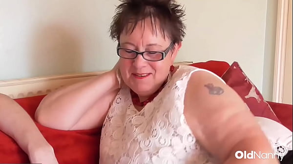 Experienced BBW Honey Gets Extreme With Youthful Gardener Sam Bourne