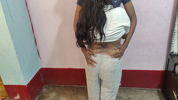 घर मिलने आई सौतेली बहन को चुपके से गांड की फाड़ चुदाई