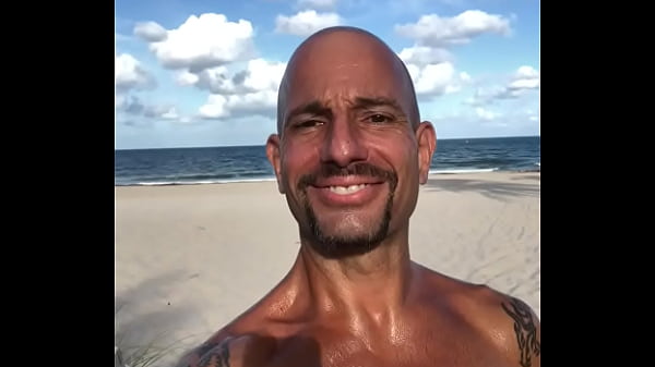 MAXXX LOADZ THE HAPPY PORNSTAR