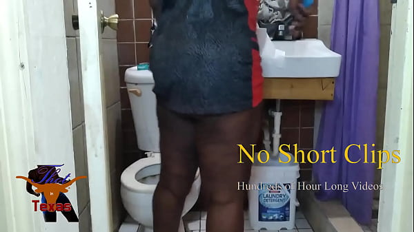 Wobbling Oversized Booty Ebony With Curvy Thighs BTS