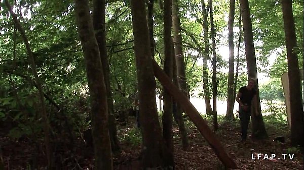 Jeune Jolie Candice Deboitee Dans 1 Mass Fucking Dans Les Bois