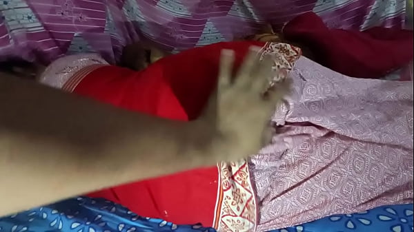 Desi Bhabi Soniya Get Titty Pressed Cheeks Grabbed