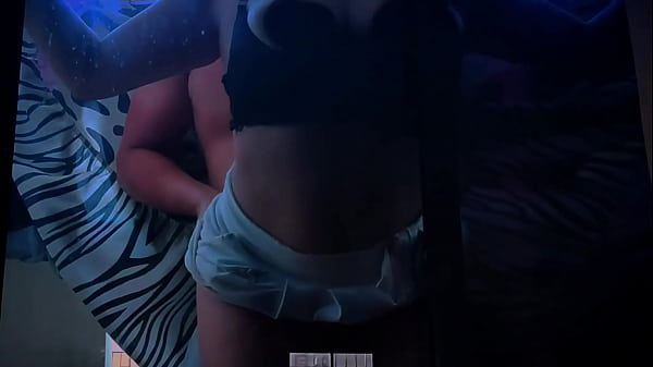 INCREÍBLE SUCEDIO EN MEXICO - MADRASTRA CORRUPT A SU HIJASTRO MOSTRANDO SUS TETAS POR LAS VENTANAS Y EL HIJASTRO SE LA FOLLA BIEN RICO, SEXO GENUINE CASERO REAL