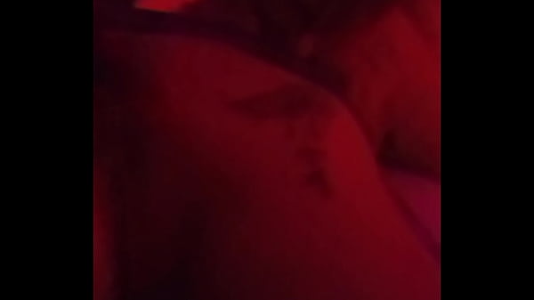 Llamando A Mi Cornudo Mientras Me Cogen Rico
