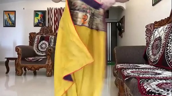 Indian Bhabhi In Saree Looking Hot Hindi Audio
