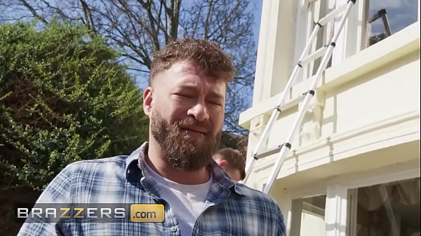 BRAZZERS - Sexy Homeowner Kayla Frenzied Trades Her Cash Tip For A Double Dicking From Window Washers