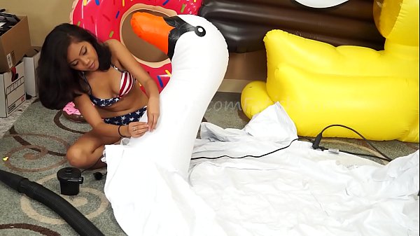 Syrena Inflates Inflatable Pool Toys