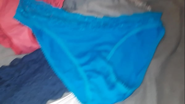 Karen Me Dejó Jalarmela Con Su Tanga Rosa Favorita Y Me Perstó Todos Sus Calzones Hasta Echarle Toda La Leche