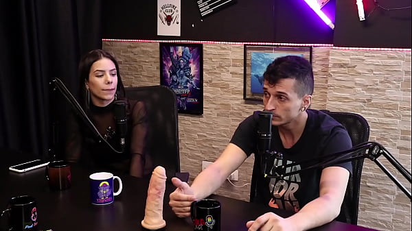 Ele Estava Dando Dica Pra Quem Quer Fazer Dinheiro Quando O Negão Apareceu Mostrando O Pau - Dieni Gaúcha E Pedro Albuquerque