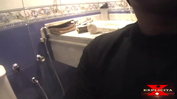 Rabuda Safada Transa No Banheiro - Bastidores Do Pornô-Lucas Crazy