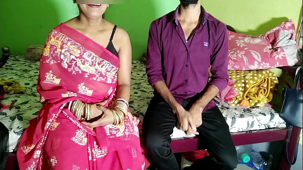 बायोलॉजी ट्यूशन सर ने स्टूडेंट की सौतेली माँ को चोदा अकेले में