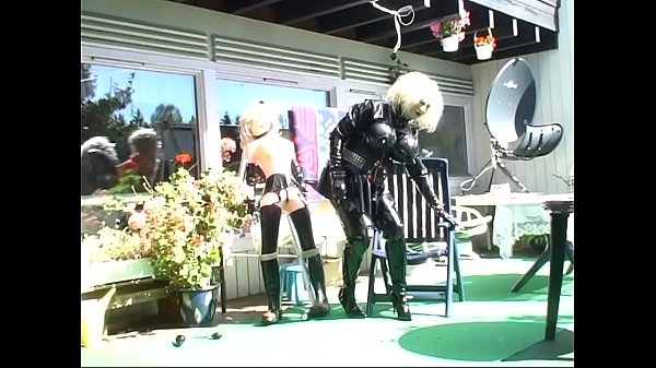 Roxina2007RubberGurlInTheSun180807XL.WMV