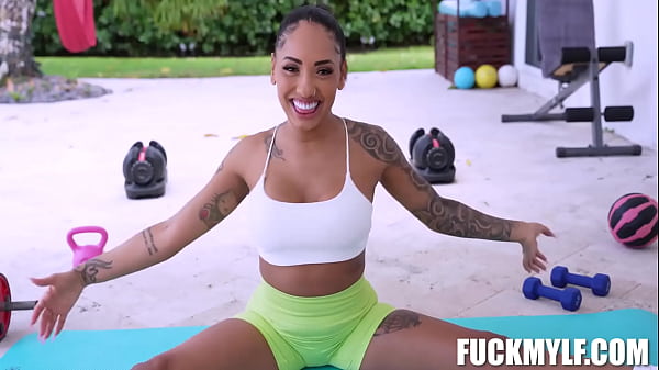 Fit Top-heavy MATURE Has The Only Summer Routine You Crave Kona Jade, Peter Green