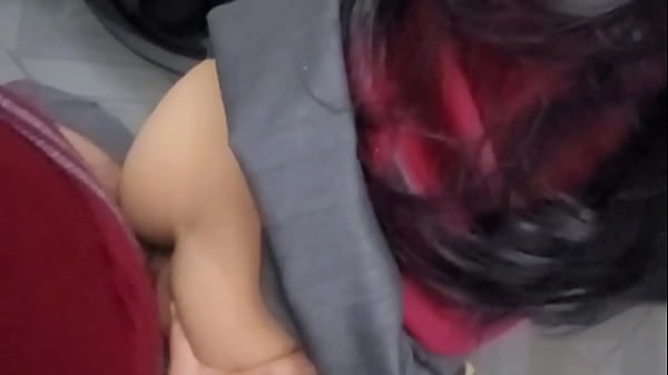 LA FOLLE EN EL BAÑO!!! Colegiala Cogiendo Con Su COMPAÑERO DE CLASE A Escondidas, EN EL BAÑO DE LA ESCUELA!! El Cabrón Lo Graba Todo!! Jovencita Mexicana Caliente Se La Cogen!!