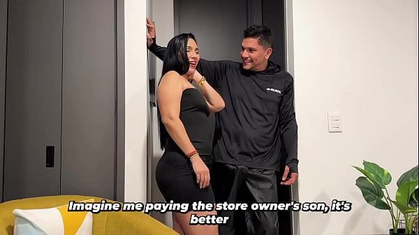 Delivery Guy Gets A Nice Tip From A STEPMOM With A Huge Booty