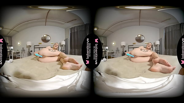 Amanda Clarke Satisfies Her Ravenous Genitalia With A Sex Toy In VR