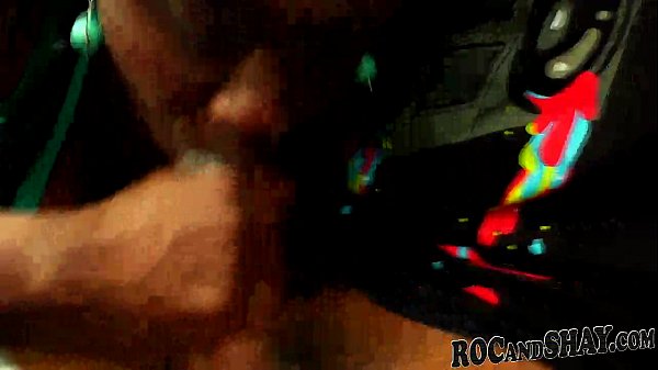 Ebony Hotwife Provides Oral Pleasure In Car !!