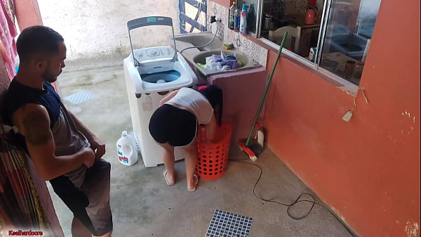 A Patroa Saiu E A Empregada Não Resistiu Meu Pau Ereto