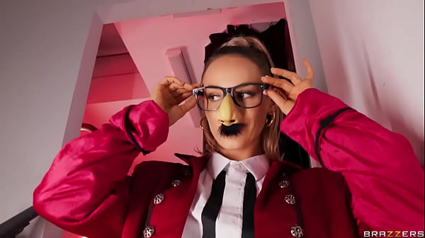 Sneaky Bellhop Fake Dick Pussy Swap.Emma Hix, Lily Lou, Chloe Surreal / Brazzers / Enter Promo Code Xvpromo At Checkout