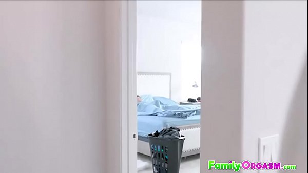 Latina Little Stepsibling Oral Job Expert