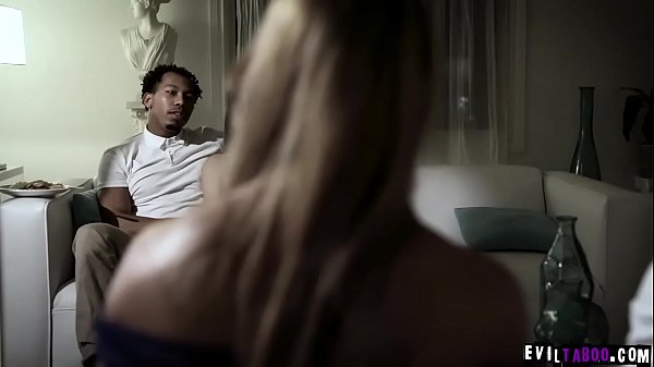 Hot Coed Lover Jaye Summers Went To Her Boyfriends House And Discreetly Banged By Her Boyfriend Ebony Stepdad At The Kitchen.