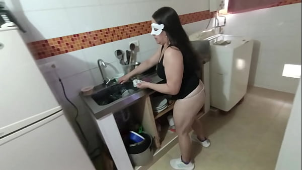 En La Cocina Mamando Verga Y Tomando Leche Del Jefe De Mi Marido Me Da Dinero Por Mostrarle Mi Pobreza Mi Concha Y El Culo En Tangas Y Shorts En Nueva York Usa 1 XXX XNXX
