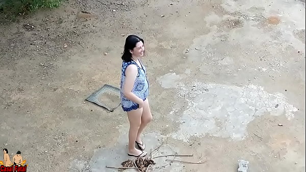 Legit Hotwife Answer Delivery Dude Without Wheezes. She Opens The Door Like That!
