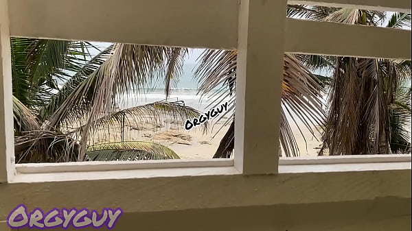 Ebony Wifey Bares Twat At A Beach House