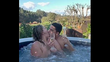 Outdoor Sex With A Steamy Platinum COUGAR In A Steamy Tub - Jacuzzi
