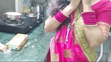 Akeli Alluring Bahu Ki Tadap