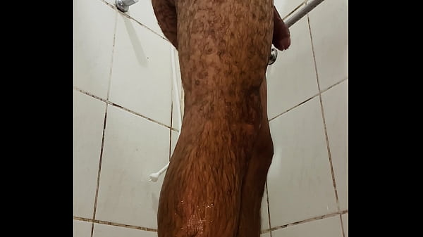 DOTADO TOMANDO BANHO E APROVEITANDO PRA BATER UMA