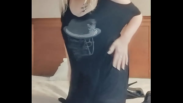 Enormous Fat Dripping Cunt Waiting To Get Slammed.