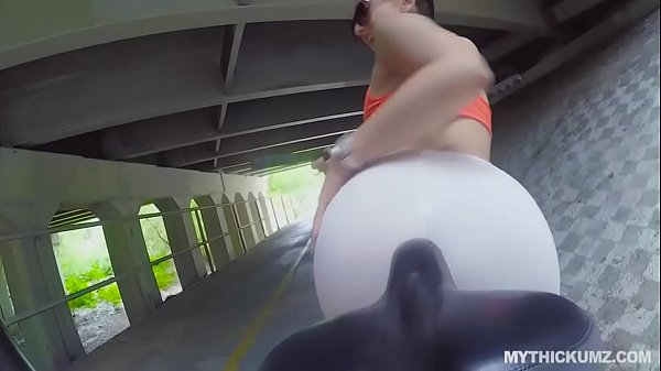 PAWG Plays With Random Dudes Rod In Hot Tub