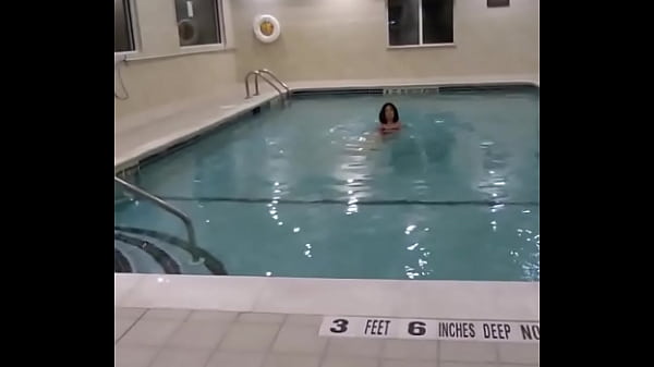 Hanging Out With #AnnaCummings And Her Hubby Tom At The Hotel Swimming Pool.