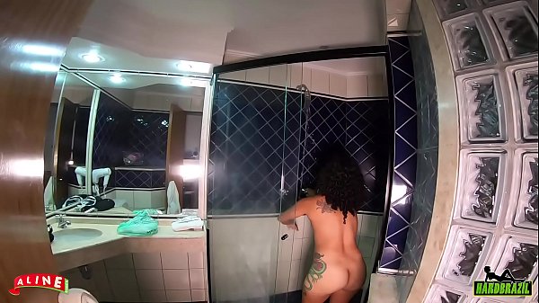 Adoro Ser Filmada Tomando Banho E Se Exibindo Para Vocês - Aline Cassia