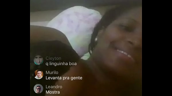 Morena Safada Mostrando Os Peitos No Badoo.