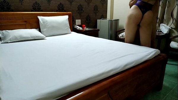 Thằng Bạn Thân Bảo Đi Họp Lớp Hai Đứa Trong Khách Sạn Và Dâm Em