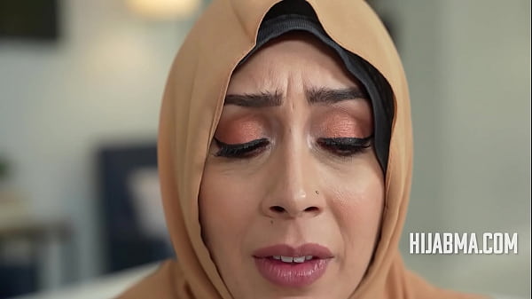 Divorced Muslim Woman Becomes A Thot Chasing Fame - HijabMa